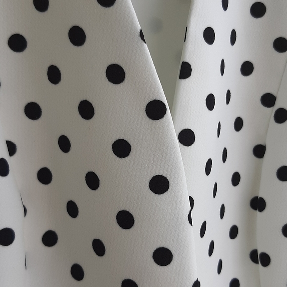 Suit - Picture 4 of 4